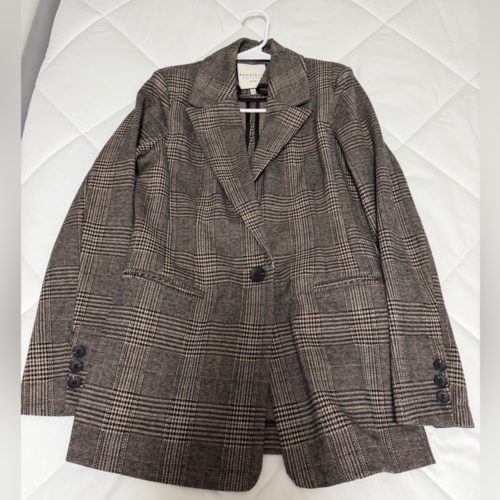 Bagatelle Houndstooth Blazer in Black and Brown